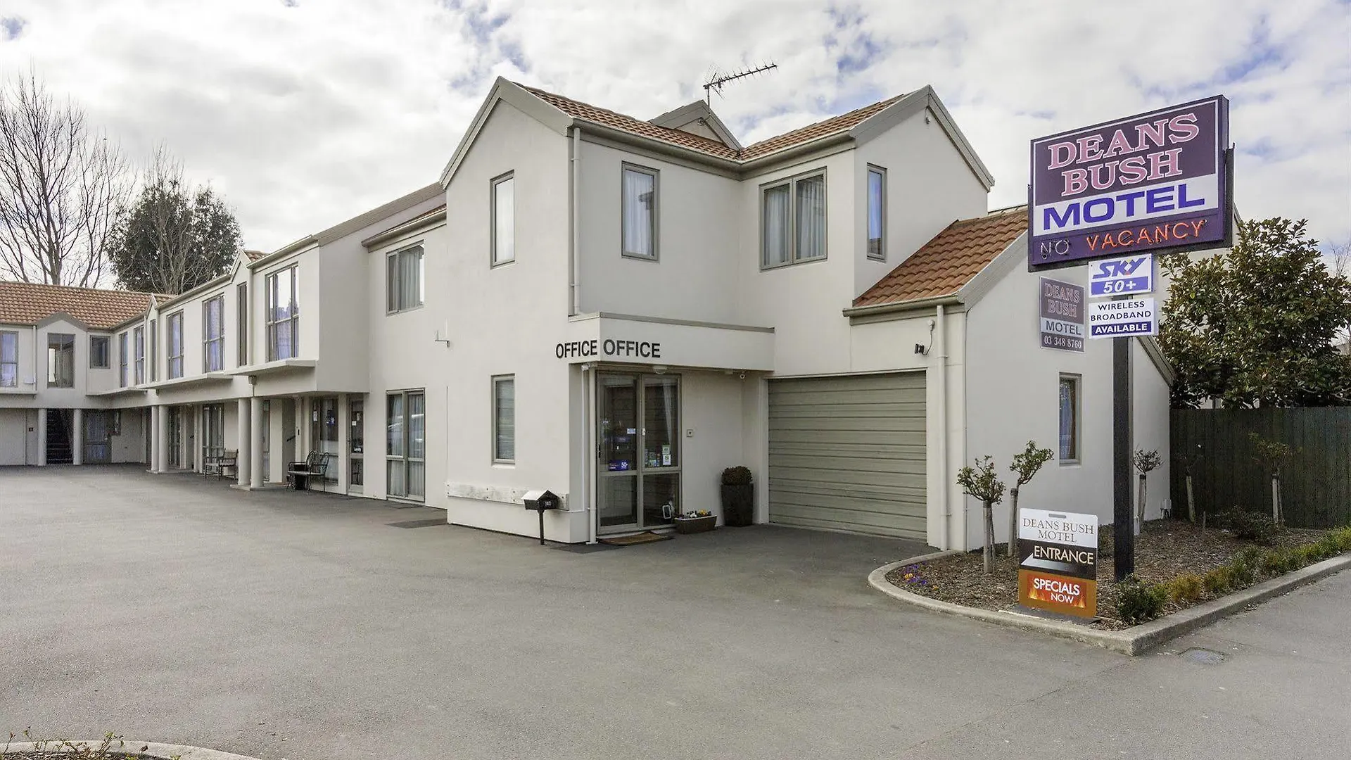 Deans Bush Motel contacts